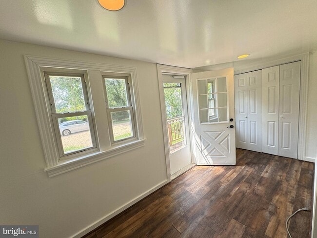 Building Photo - 1005 Manning Dr