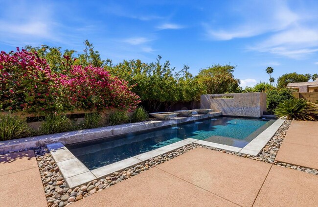 Building Photo - 8101 E Del Timbre Dr