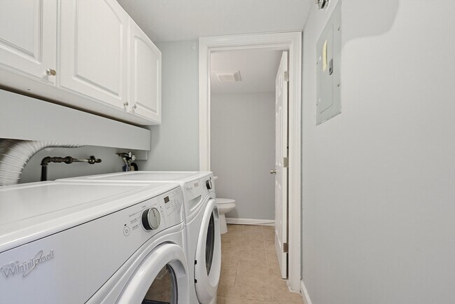 Building Photo - 167 Greenbrook Dr