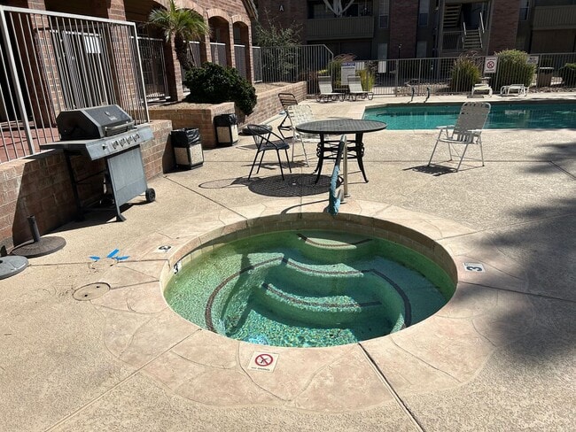 Building Photo - 1 Bedroom and 1 Bath