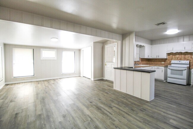 Building Photo - 434 Cosgrove St