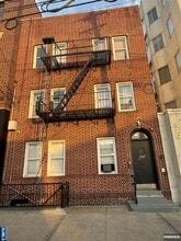 Building Photo - 322 Anderson Ave