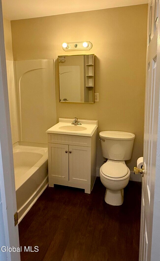 Building Photo - 751 Hudson Ave