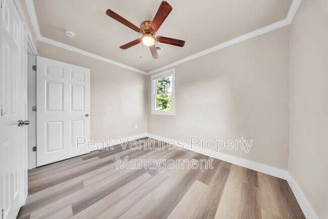 Building Photo - 10 Cabot Ct