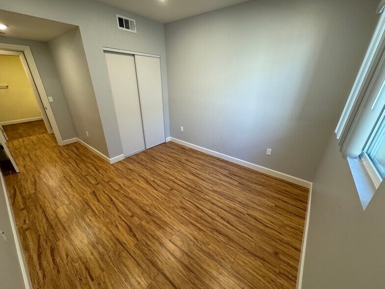 Building Photo - 6718 Sylmar Ave