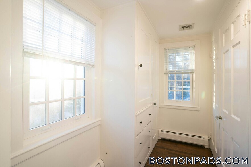 Building Photo - 40 Puddingstone Ln