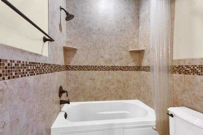 Building Photo - 17 Moorings Ln