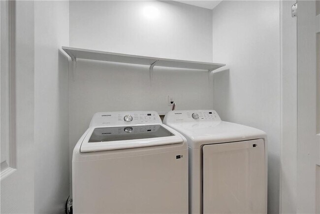 Building Photo - 105 Belle Dr
