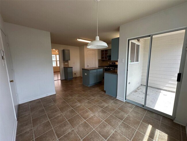 Building Photo - 4918 Fair Oak Dale Ln
