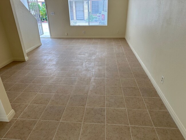 Building Photo - 2 Bedroom 1 Bath Townhome in Westminster