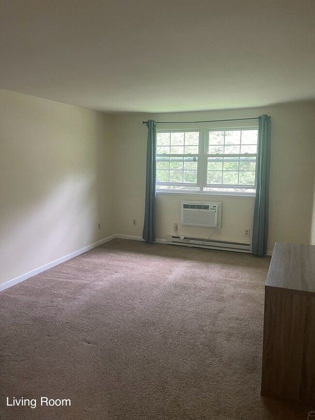 Building Photo - Bright & Modern 1 Bedroom Condo in quiet, ...
