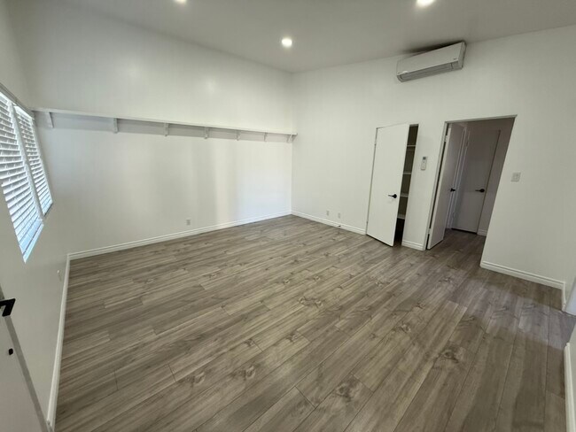 Building Photo - 51 Geneive St