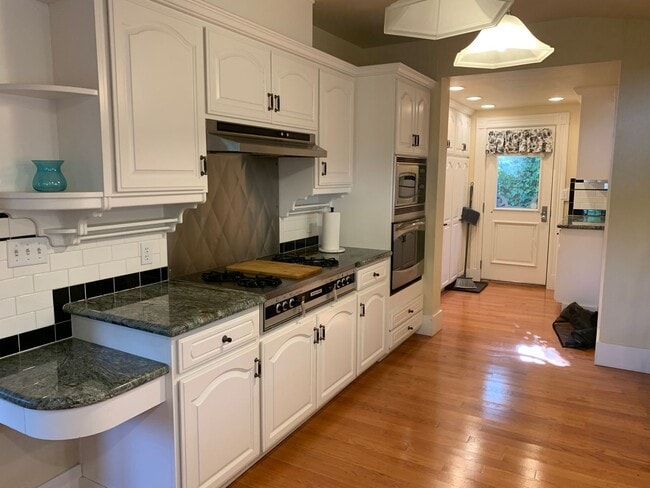 Building Photo - Downtown Auburn Charmer