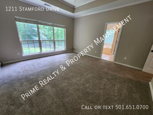 Building Photo - 1211 Stamford Dr