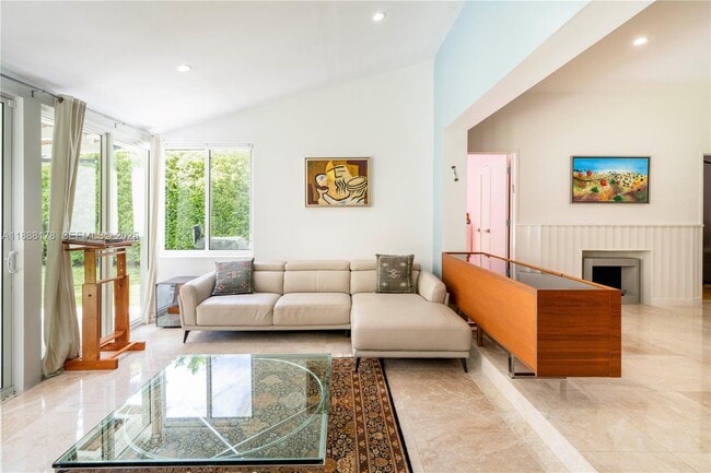 Building Photo - 4455 Alton Rd