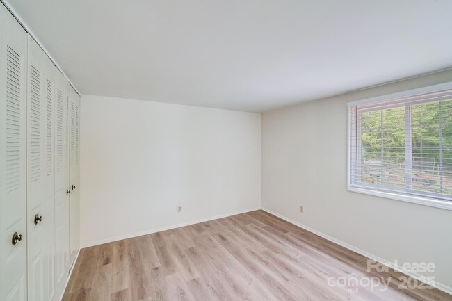 Building Photo - 5001 Forest Mountain Ct