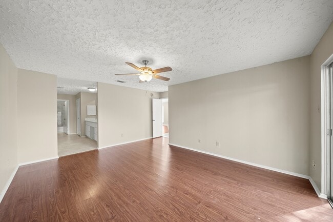 Building Photo - 16107 Grassy Creek Dr
