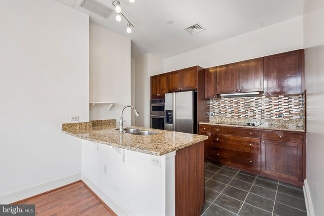 Building Photo - 1512 14 Spruce Street Unit PH-2402