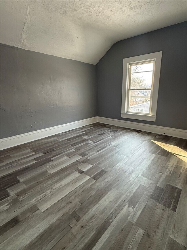 Building Photo - 247 Princeton Ave