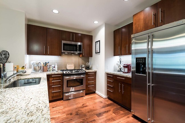 Building Photo - Luxury Condo at Park Terrace