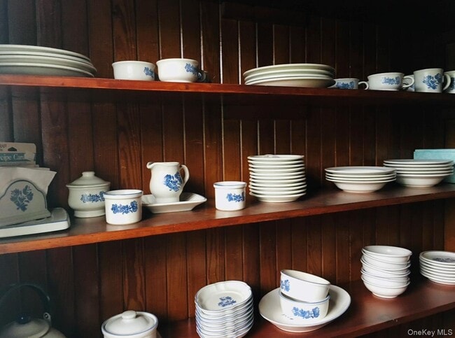 Building Photo - 489 Elton St