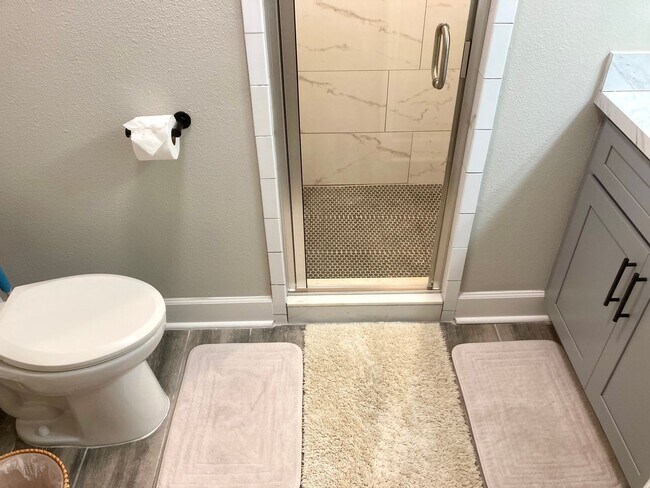 Building Photo - Completely remodeled waterfront condo!