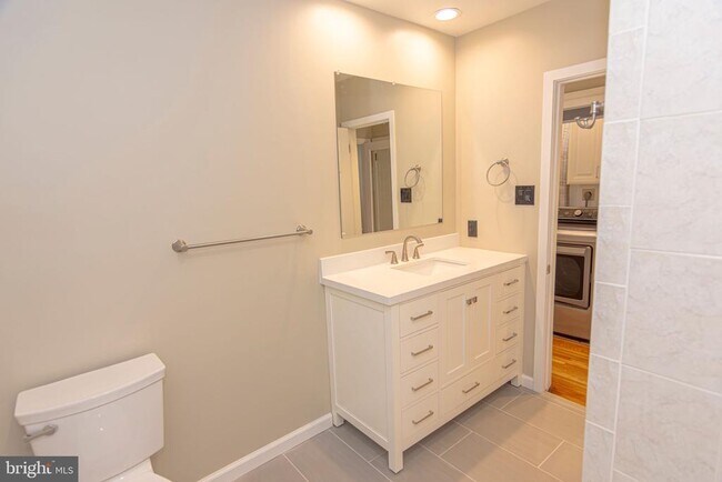 Building Photo - 20A Oscar Hammerstein Way