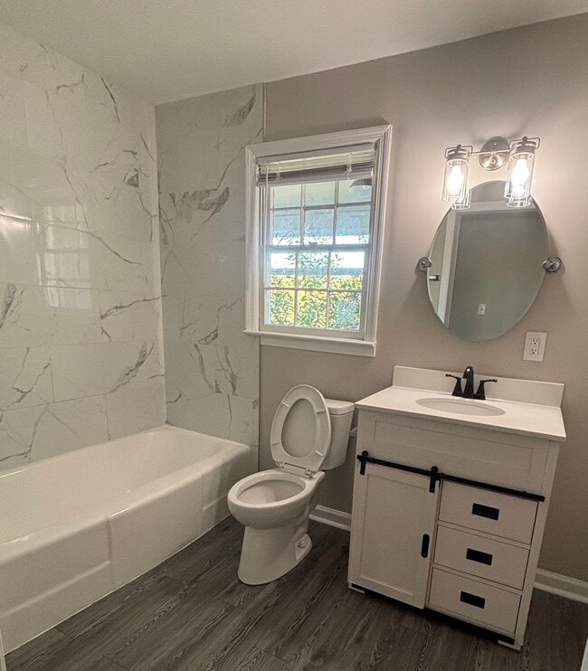 Building Photo - 222 Reynolds St