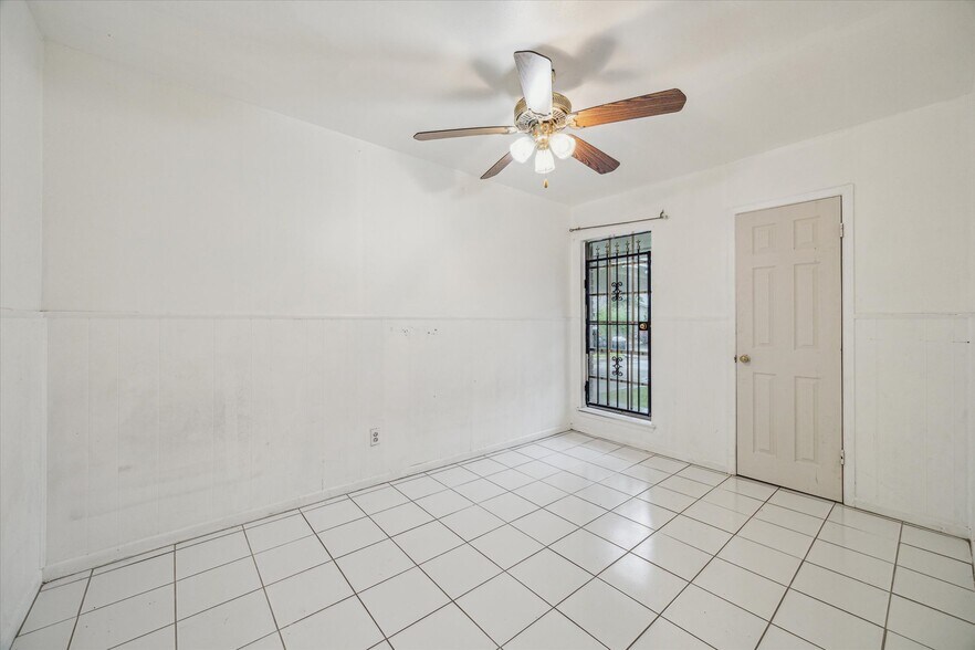 Building Photo - 538 Glenvale Dr