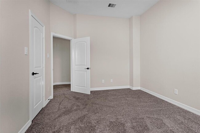 Building Photo - 24015 Richglen Court