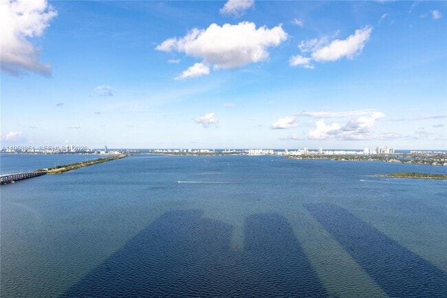 Building Photo - 480 NE 31st St