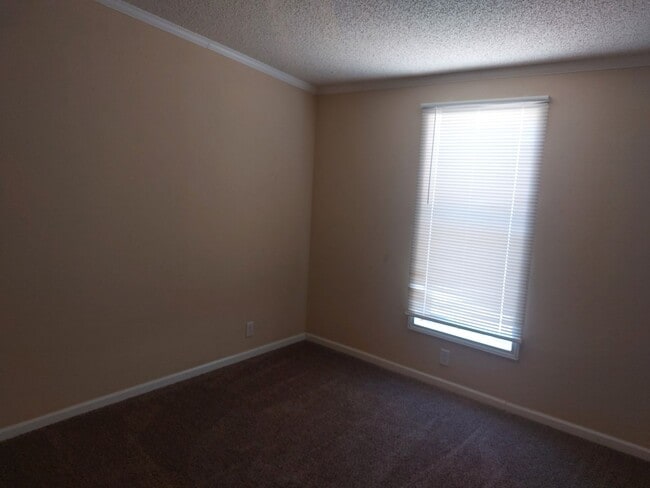 Building Photo - 4 Bedroom, 2 Bathroom Home in Moriarty, NM