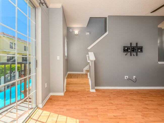 Building Photo - Westshore
