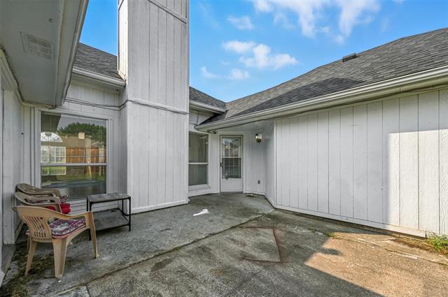 Building Photo - 2711 Primrose Ln