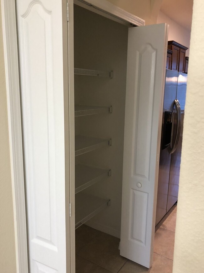 Building Photo - Beautiful Renovated 3/2.5 Located In Independence