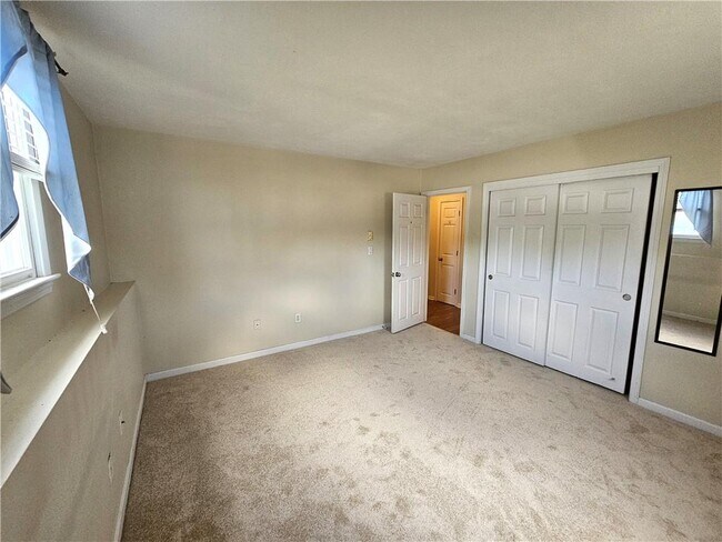 Building Photo - 200 Manville Hill Rd
