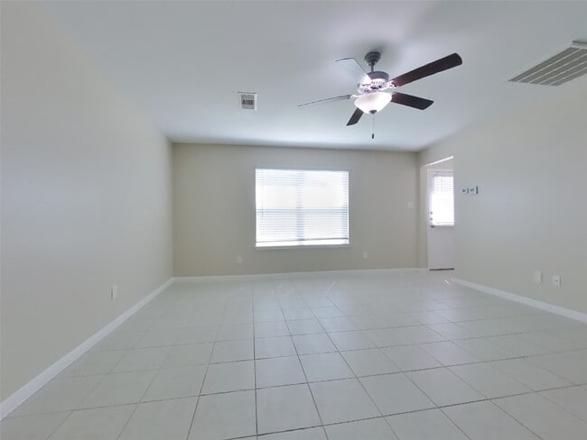 Building Photo - 332 Summer Horse Dr