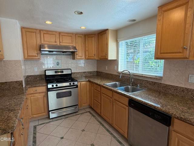 Building Photo - 868 Fairview Ave