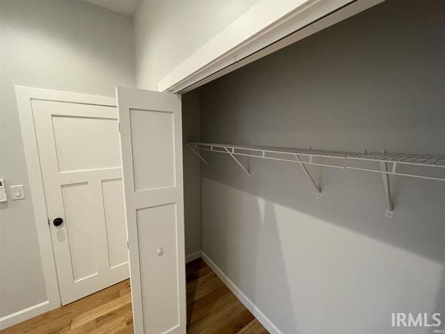 Building Photo - 726 W 6th St