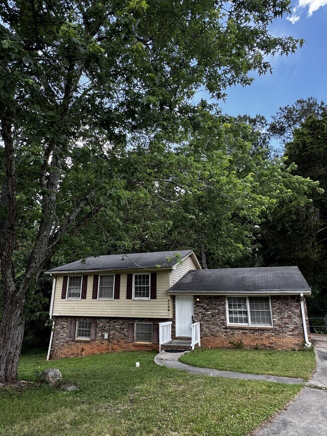 Building Photo - 2128 Baden Ct