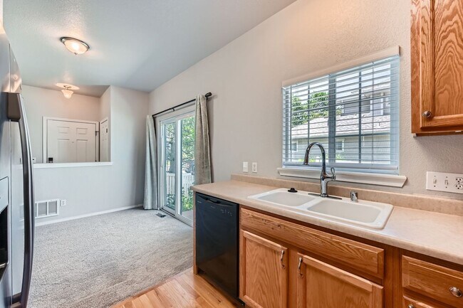 Building Photo - 4 bed /2.5bath Charming Home in Aurora