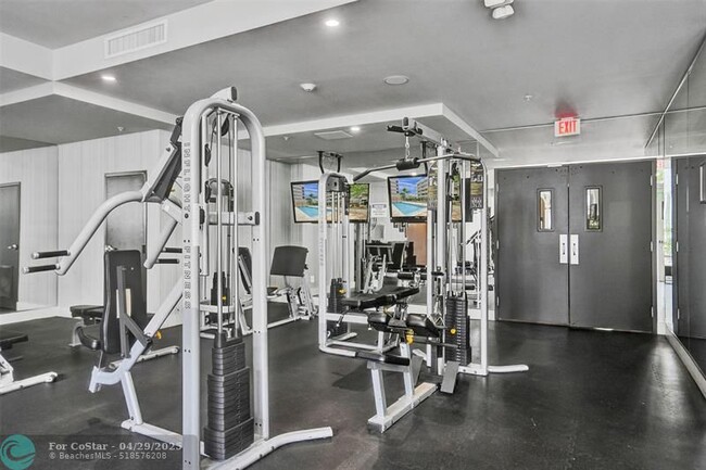Building Photo - 2155 Washington Ct