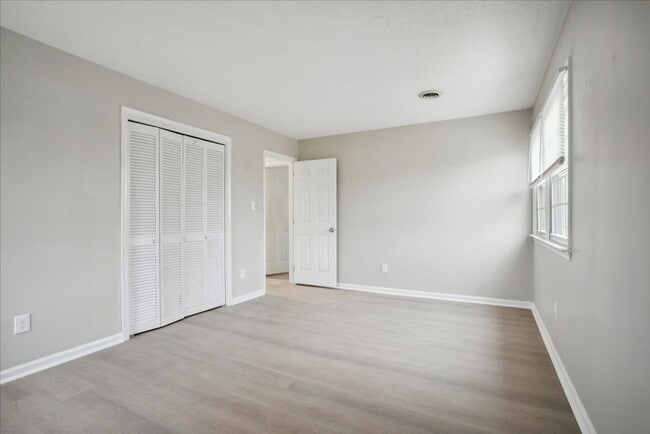 Building Photo - 5BR Back River Views | 2-Car Garage | Cul-de-Sac | Hampton VA