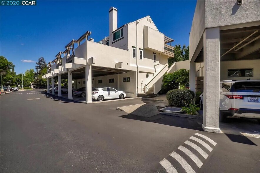 Building Photo - 34 Mozden Ln