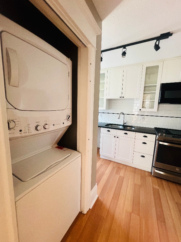 Building Photo - 312 E Olive Pl