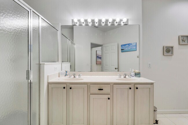 Building Photo - 8301 Mulligan Cir