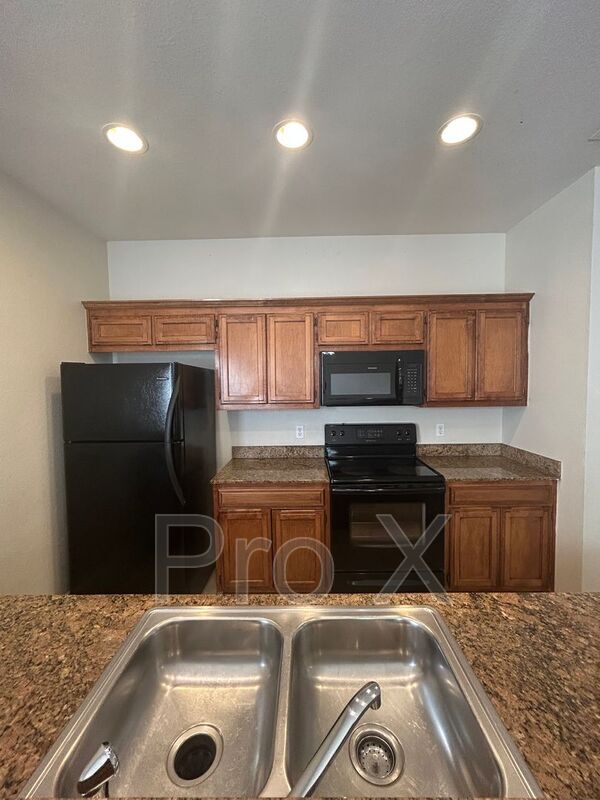 Building Photo - 3005 SW Amberwood Ave