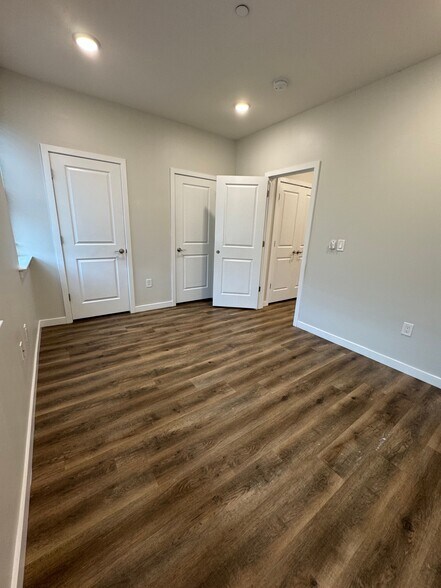 Building Photo - 707 N 40th St