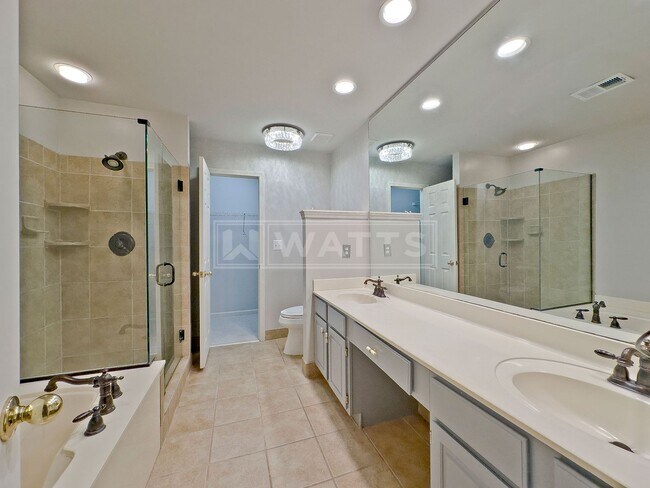 Building Photo - 2080 Stone Brook Dr