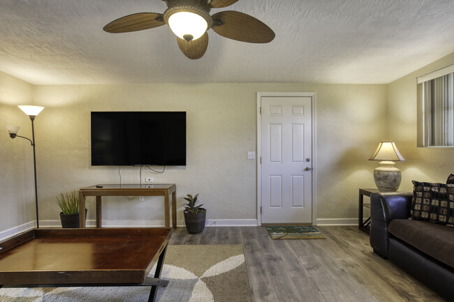 Building Photo - 114 Lynnhurst Dr